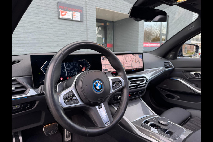 BMW 3 Serie 330E High Executive M-Sport | Btw | PANO | CurvedDisplay | Laser | 292PK | Shadowline | Facelift | HarmanKardon