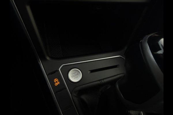 Volkswagen Polo 1.0 TSI Life Led IQ-Light Pano 110PK Keyless Virtual Matrix Pdc Sfeerverlichting Camera