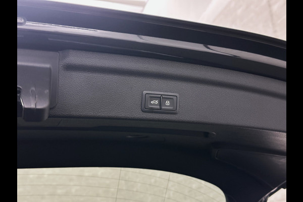 Audi Q3 Sportback 35 TFSI S-Line Sportpack | Sfeerverlichting | Keyless-Entry | Full-LED | Black-Optic | Audi-Sound | Carplay | Virtual-Cockpit | Climate-Control | Draadloos Laden | Dodehoek | Lane Assist | Autom. Achterklep | Bovag garantie.
