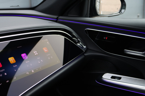 Mercedes-Benz E-Klasse Estate 300 e AMG Line | Hyperscreen | Distronic | Zonweringspakket | Trekhaak | High Perf. LED | Camera | Nightpakket | Zitcomfortpakket |