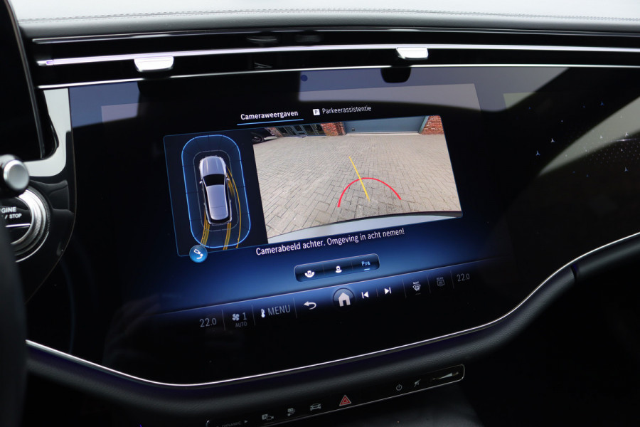 Mercedes-Benz E-Klasse Estate 300 e AMG Line | Hyperscreen | Distronic | Zonweringspakket | Trekhaak | High Perf. LED | Camera | Nightpakket | Zitcomfortpakket |