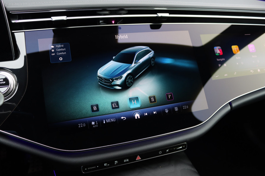 Mercedes-Benz E-Klasse Estate 300 e AMG Line | Hyperscreen | Distronic | Zonweringspakket | Trekhaak | High Perf. LED | Camera | Nightpakket | Zitcomfortpakket |