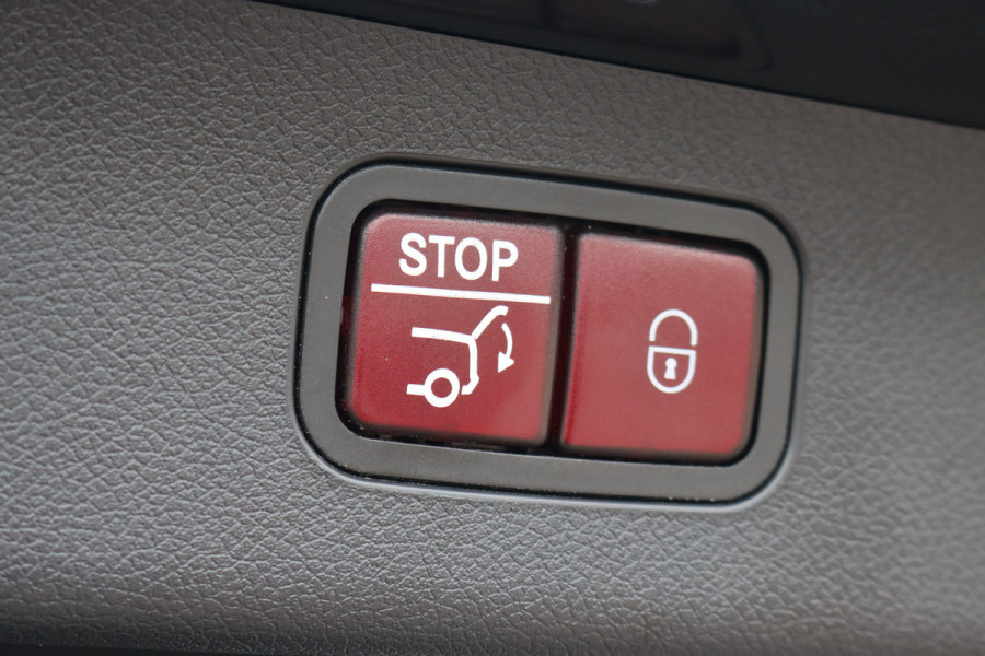 Mercedes-Benz E-Klasse Estate 300 e AMG Line | Hyperscreen | Distronic | Zonweringspakket | Trekhaak | High Perf. LED | Camera | Nightpakket | Zitcomfortpakket |