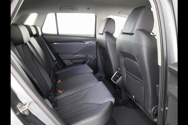 Škoda Elroq 60 Business Edition - Tour 204pk | 20 inch | Stoelverwarming | Adaptive Cruise Control | Blind Spot