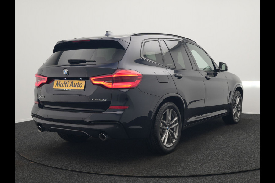 BMW X3 xDrive30e M Sport Plug In Hybrid 292pk Dealer O.H. PHEV | Panodak | Sfeerverlichting | Lederen Sportstoelen Memory & Verwarmd | Stuur Verwarmd | Apple Carplay | Keyless | Cruise Control | Navigatie | DAB | 19"L.M |