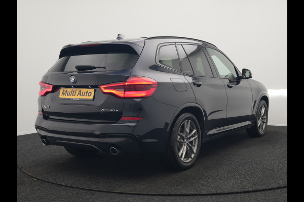 BMW X3 xDrive30e M Sport Plug In Hybrid 292pk Dealer O.H. PHEV | Panodak | Sfeerverlichting | Lederen Sportstoelen Memory & Verwarmd | Stuur Verwarmd | Apple Carplay | Keyless | Cruise Control | Navigatie | DAB | 19"L.M |