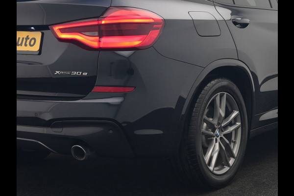 BMW X3 xDrive30e M Sport Plug In Hybrid 292pk Dealer O.H. PHEV | Panodak | Sfeerverlichting | Lederen Sportstoelen Memory & Verwarmd | Stuur Verwarmd | Apple Carplay | Keyless | Cruise Control | Navigatie | DAB | 19"L.M |