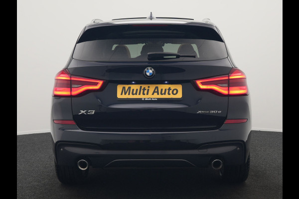 BMW X3 xDrive30e M Sport Plug In Hybrid 292pk Dealer O.H. PHEV | Panodak | Sfeerverlichting | Lederen Sportstoelen Memory & Verwarmd | Stuur Verwarmd | Apple Carplay | Keyless | Cruise Control | Navigatie | DAB | 19"L.M |