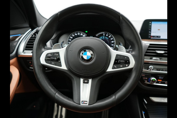 BMW X3 xDrive30e M Sport Plug In Hybrid 292pk Dealer O.H. PHEV | Panodak | Sfeerverlichting | Lederen Sportstoelen Memory & Verwarmd | Stuur Verwarmd | Apple Carplay | Keyless | Cruise Control | Navigatie | DAB | 19"L.M |