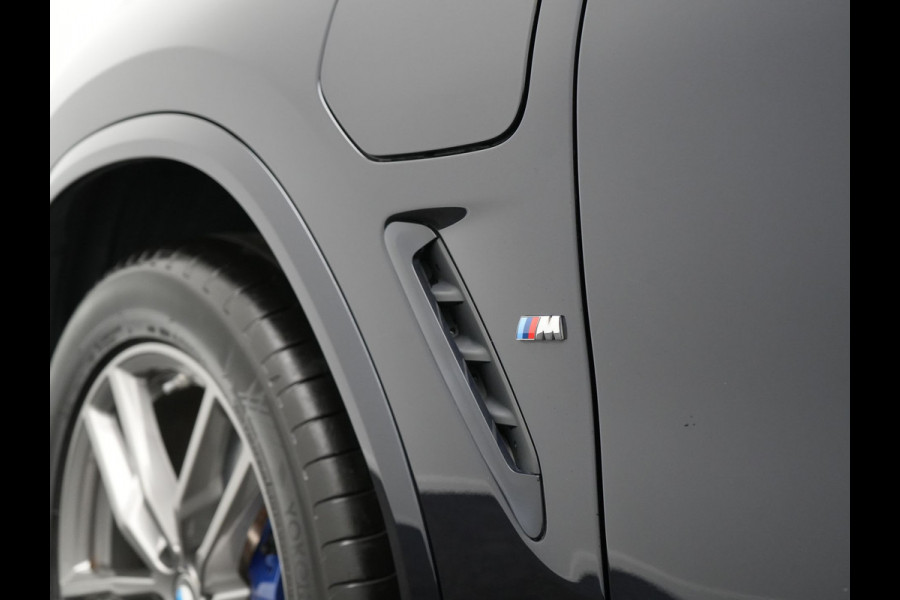 BMW X3 xDrive30e M Sport Plug In Hybrid 292pk Dealer O.H. PHEV | Panodak | Sfeerverlichting | Lederen Sportstoelen Memory & Verwarmd | Stuur Verwarmd | Apple Carplay | Keyless | Cruise Control | Navigatie | DAB | 19"L.M |
