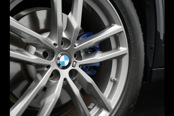 BMW X3 xDrive30e M Sport Plug In Hybrid 292pk Dealer O.H. PHEV | Panodak | Sfeerverlichting | Lederen Sportstoelen Memory & Verwarmd | Stuur Verwarmd | Apple Carplay | Keyless | Cruise Control | Navigatie | DAB | 19"L.M |