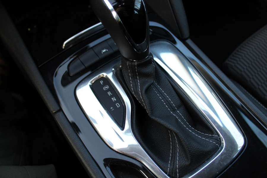 Opel Insignia Sports Tourer 1.5 Turbo Business Executive automaat APPLE CAR PLAY CAMERA KEYLESS