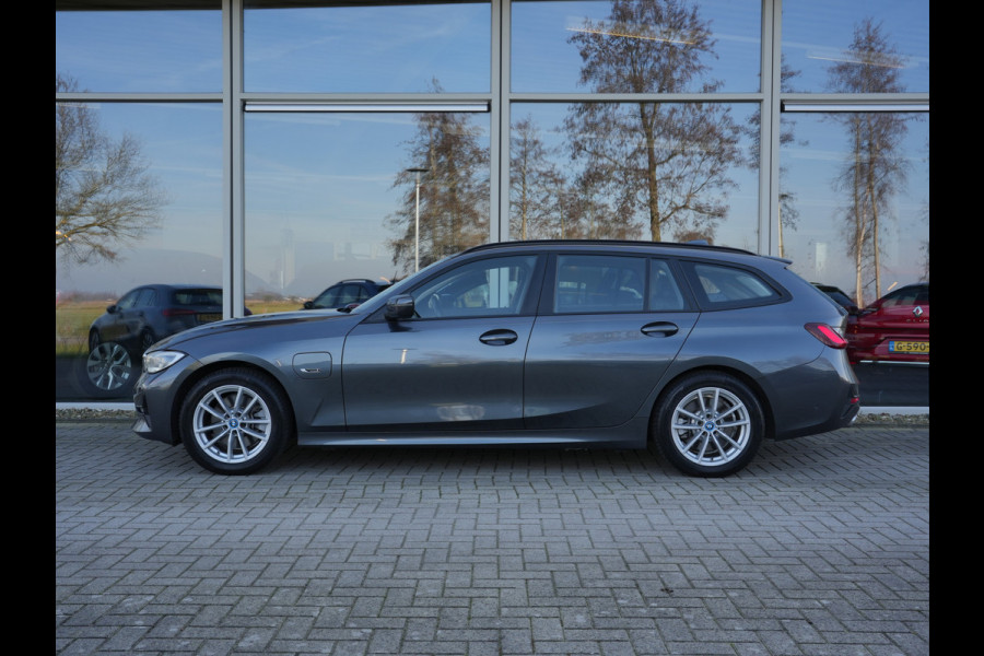 BMW 3 Serie Touring 320e Business Edition Plus | Laserlicht | Keyless | Stoelverwarming | Android/Apple Carplay
