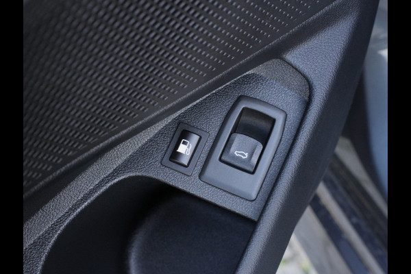 BMW 3 Serie Touring 320e Business Edition Plus | Laserlicht | Keyless | Stoelverwarming | Android/Apple Carplay