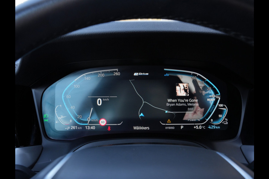 BMW 3 Serie Touring 320e Business Edition Plus | Laserlicht | Keyless | Stoelverwarming | Android/Apple Carplay