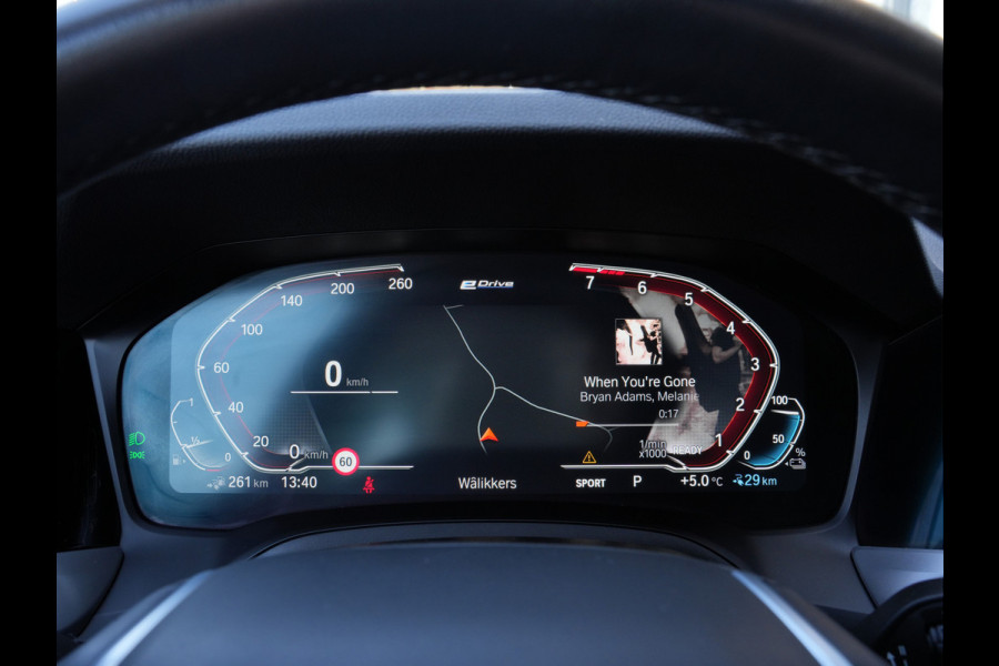 BMW 3 Serie Touring 320e Business Edition Plus | Laserlicht | Keyless | Stoelverwarming | Android/Apple Carplay