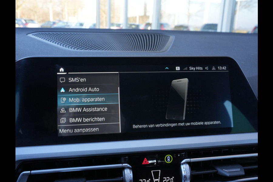 BMW 3 Serie Touring 320e Business Edition Plus | Laserlicht | Keyless | Stoelverwarming | Android/Apple Carplay