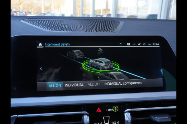 BMW 3 Serie Touring 320e Business Edition Plus | Laserlicht | Keyless | Stoelverwarming | Android/Apple Carplay