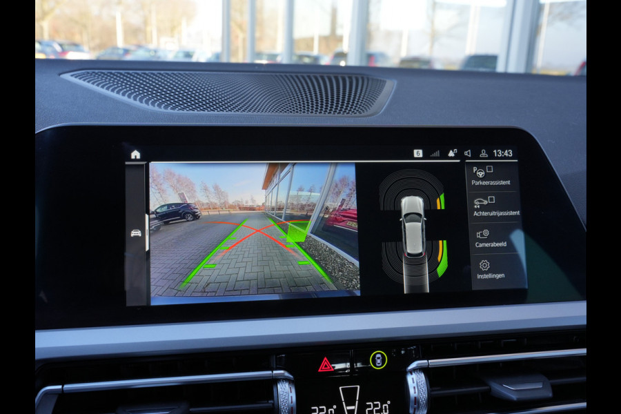 BMW 3 Serie Touring 320e Business Edition Plus | Laserlicht | Keyless | Stoelverwarming | Android/Apple Carplay