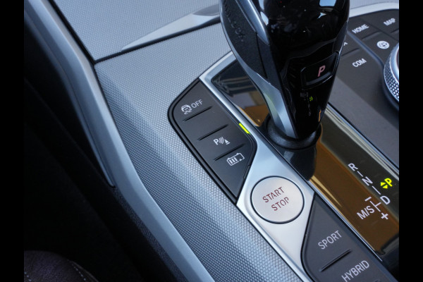 BMW 3 Serie Touring 320e Business Edition Plus | Laserlicht | Keyless | Stoelverwarming | Android/Apple Carplay