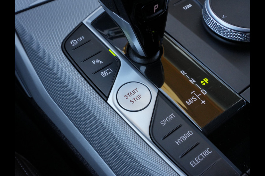 BMW 3 Serie Touring 320e Business Edition Plus | Laserlicht | Keyless | Stoelverwarming | Android/Apple Carplay