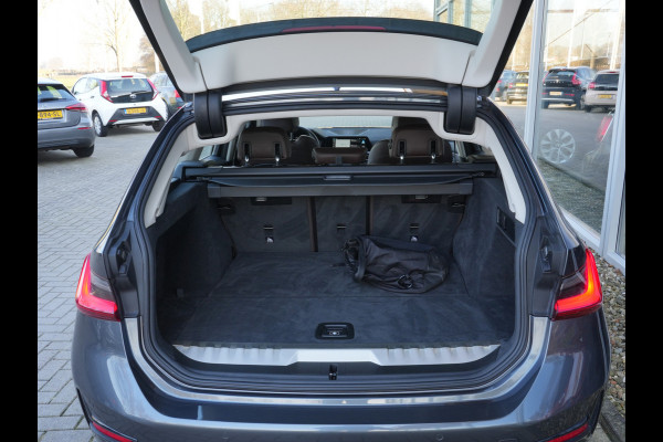 BMW 3 Serie Touring 320e Business Edition Plus | Laserlicht | Keyless | Stoelverwarming | Android/Apple Carplay