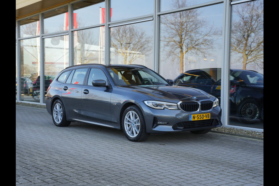 BMW 3 Serie Touring 320e Business Edition Plus | Laserlicht | Keyless | Stoelverwarming | Android/Apple Carplay