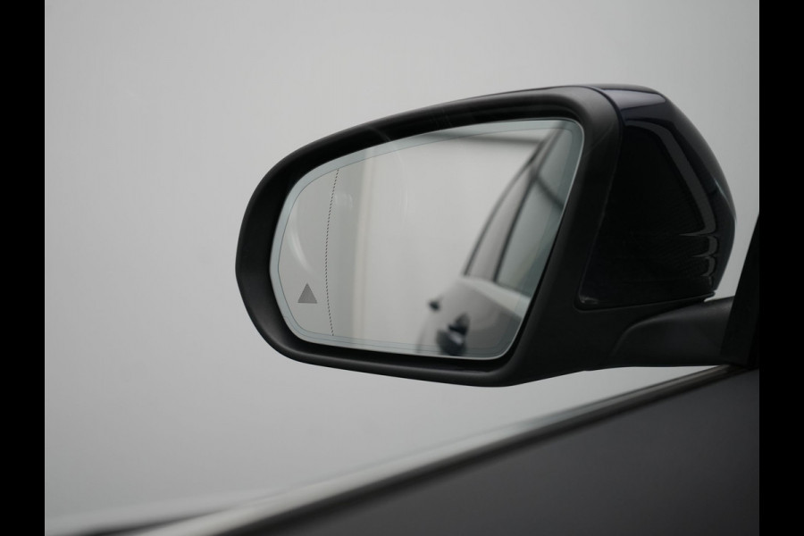 Mercedes-Benz GLC 300e 4MATIC Premium Plug In Hybrid 320pk Dealer O.H. PHEV | Trekhaak Af Fabriek | Panodak | Adaptive Cruise | Camera | Sfeerverlichting | Apple Carplay | Blis | Navigatie | DAB | 19"L.M |