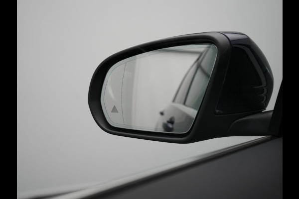 Mercedes-Benz GLC 300e 4MATIC Premium Plug In Hybrid 320pk Dealer O.H. PHEV | Trekhaak Af Fabriek | Panodak | Adaptive Cruise | Camera | Sfeerverlichting | Apple Carplay | Blis | Navigatie | DAB | 19"L.M |