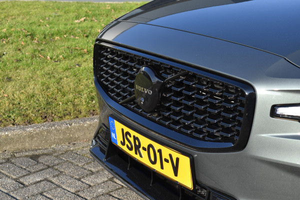 Volvo V60 T6 350PK Plug-in hybrid AWD Plus Dark | Panodak | ACC | H&K | HUD | Blis | Contour stoelen