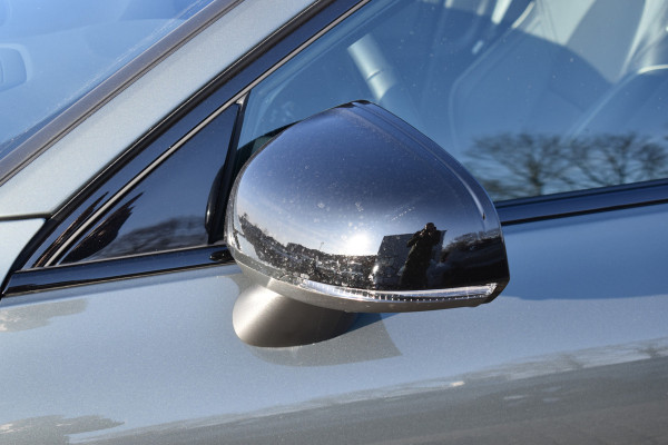 Volvo V60 T6 350PK Plug-in hybrid AWD Plus Dark | Panodak | ACC | H&K | HUD | Blis | Contour stoelen