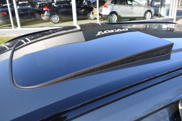 Volvo V60 T6 350PK Plug-in hybrid AWD Plus Dark | Panodak | ACC | H&K | HUD | Blis | Contour stoelen