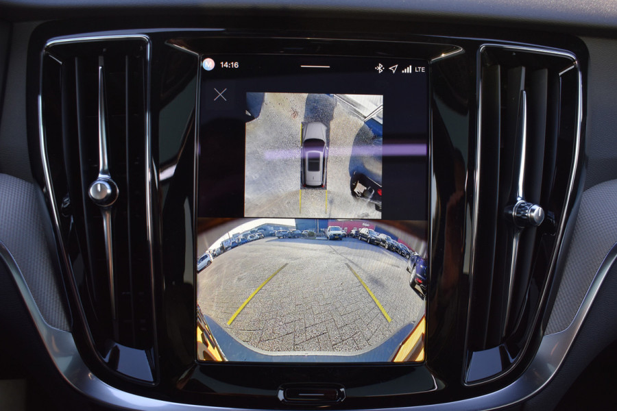 Volvo V60 T6 350PK Plug-in hybrid AWD Plus Dark | Panodak | ACC | H&K | HUD | Blis | Contour stoelen