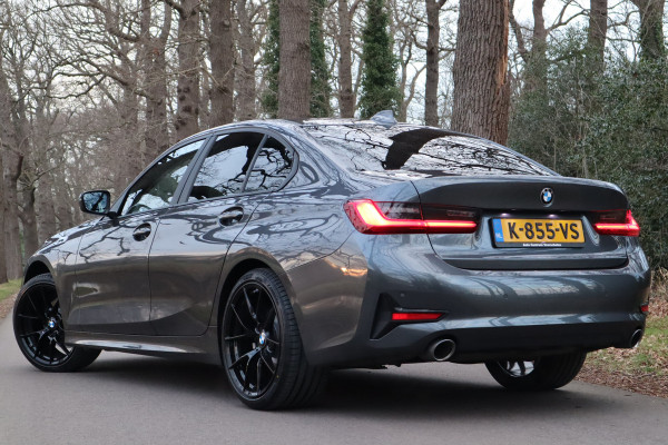 BMW 3 Serie 318i Executive | Trekhaak | Navi | Carplay | 19 inch |