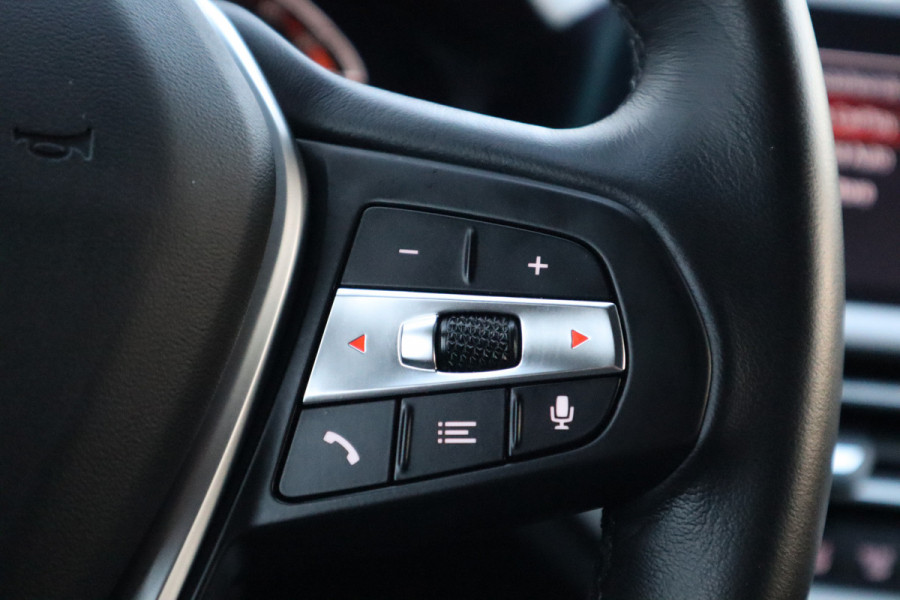 BMW 3 Serie 318i Executive | Trekhaak | Navi | Carplay | 19 inch |