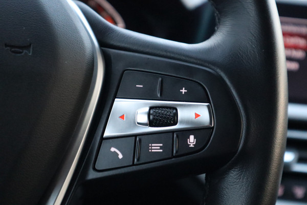 BMW 3 Serie 318i Executive | Trekhaak | Navi | Carplay | 19 inch |