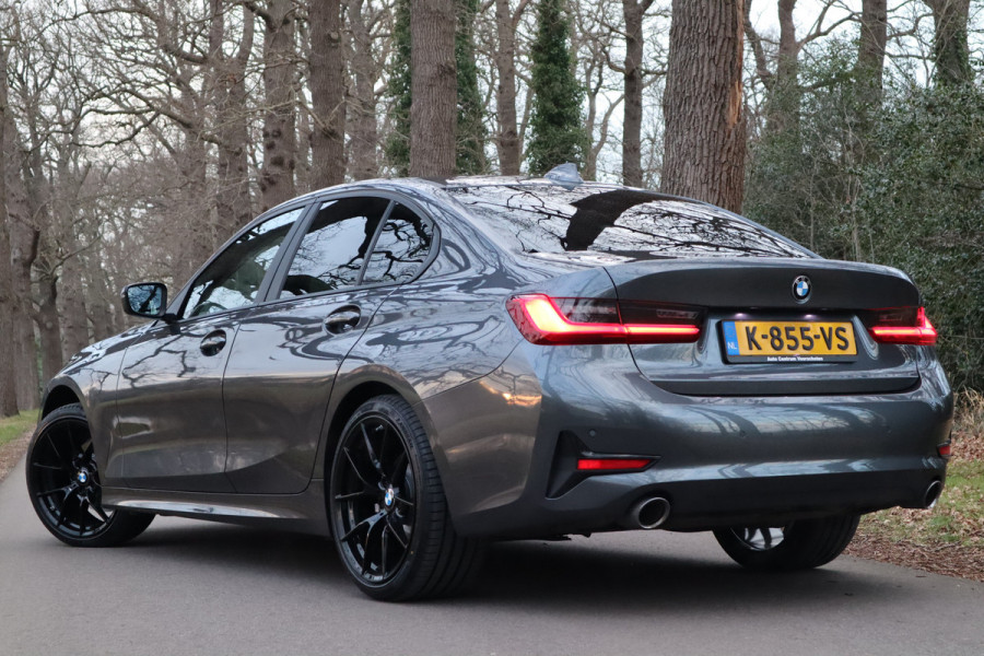 BMW 3 Serie 318i Executive | Trekhaak | Navi | Carplay | 19 inch |