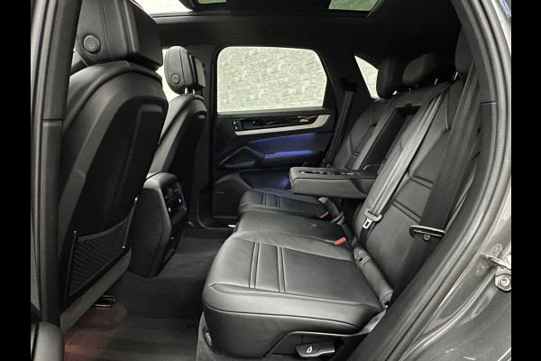Porsche Cayenne 3.0 470pk | 360 Camera | ACC | Sport-Design | Panorama | Soft-Close | Nachtzicht | Stoelventilatie | BOSE | Sport-Chrono | Luchtvering | Trekhaak | Stoelverwarming V+A  | Sport-Uitlaat | Matrix-LED | 22'' | Keyless-Entry | Stuurverwarming | Comfortstoelen | Memory | Carplay |