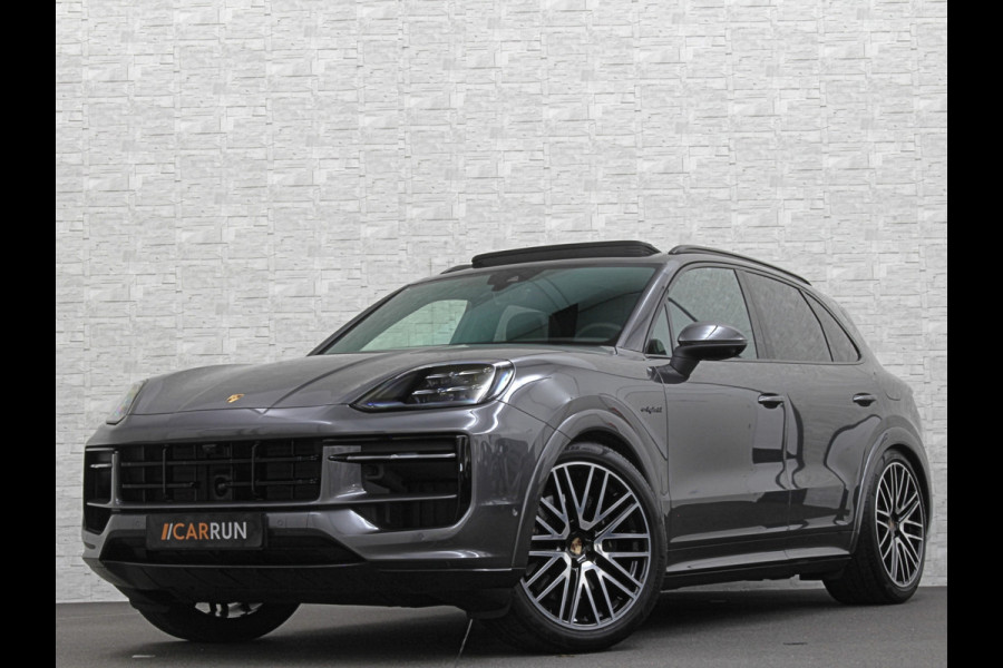 Porsche Cayenne 3.0 470pk | 360 Camera | ACC | Sport-Design | Panorama | Soft-Close | Nachtzicht | Stoelventilatie | BOSE | Sport-Chrono | Luchtvering | Trekhaak | Stoelverwarming V+A  | Sport-Uitlaat | Matrix-LED | 22'' | Keyless-Entry | Stuurverwarming | Comfortstoelen | Memory | Carplay |