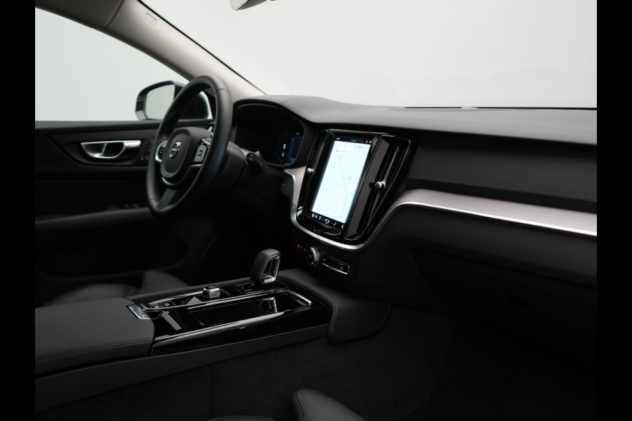 Volvo V60 T6 Recharge AWD LONG RANGE Plus Dark PHEV 350pk Dealer O.H. | Panodak | Adaptive Cruise | 360 Camera | Head Up | Harman&Kardon | Lederen Sportstoelen Memory & Verwarmd | Google Assistent | Stuur Verwarmd | Apple Carplay | Keyless | Blis | Plug In Hybr