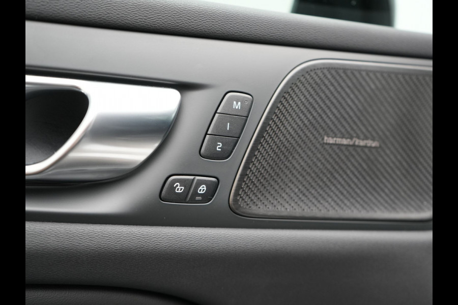 Volvo V60 T6 Recharge AWD LONG RANGE Plus Dark PHEV 350pk Dealer O.H. | Panodak | Adaptive Cruise | 360 Camera | Head Up | Harman&Kardon | Lederen Sportstoelen Memory & Verwarmd | Google Assistent | Stuur Verwarmd | Apple Carplay | Keyless | Blis | Plug In Hybr