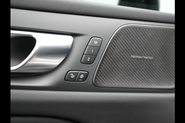 Volvo V60 T6 Recharge AWD LONG RANGE Plus Dark PHEV 350pk Dealer O.H. | Panodak | Adaptive Cruise | 360 Camera | Head Up | Harman&Kardon | Lederen Sportstoelen Memory & Verwarmd | Google Assistent | Stuur Verwarmd | Apple Carplay | Keyless | Blis | Plug In Hybr