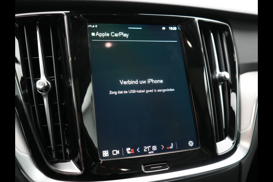 Volvo V60 T6 Recharge AWD LONG RANGE Plus Dark PHEV 350pk Dealer O.H. | Panodak | Adaptive Cruise | 360 Camera | Head Up | Harman&Kardon | Lederen Sportstoelen Memory & Verwarmd | Google Assistent | Stuur Verwarmd | Apple Carplay | Keyless | Blis | Plug In Hybr