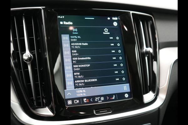 Volvo V60 T6 Recharge AWD LONG RANGE Plus Dark PHEV 350pk Dealer O.H. | Panodak | Adaptive Cruise | 360 Camera | Head Up | Harman&Kardon | Lederen Sportstoelen Memory & Verwarmd | Google Assistent | Stuur Verwarmd | Apple Carplay | Keyless | Blis | Plug In Hybr