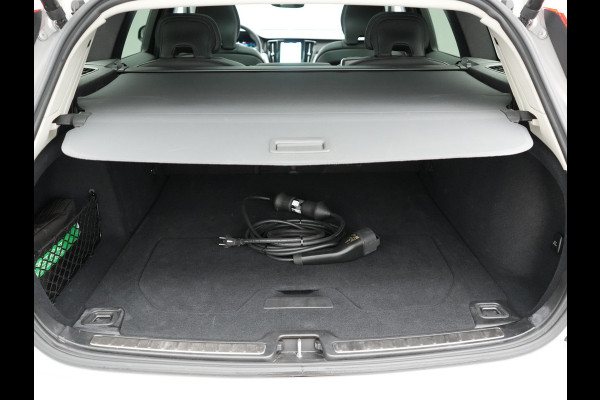 Volvo V60 T6 Recharge AWD LONG RANGE Plus Dark PHEV 350pk Dealer O.H. | Panodak | Adaptive Cruise | 360 Camera | Head Up | Harman&Kardon | Lederen Sportstoelen Memory & Verwarmd | Google Assistent | Stuur Verwarmd | Apple Carplay | Keyless | Blis | Plug In Hybr