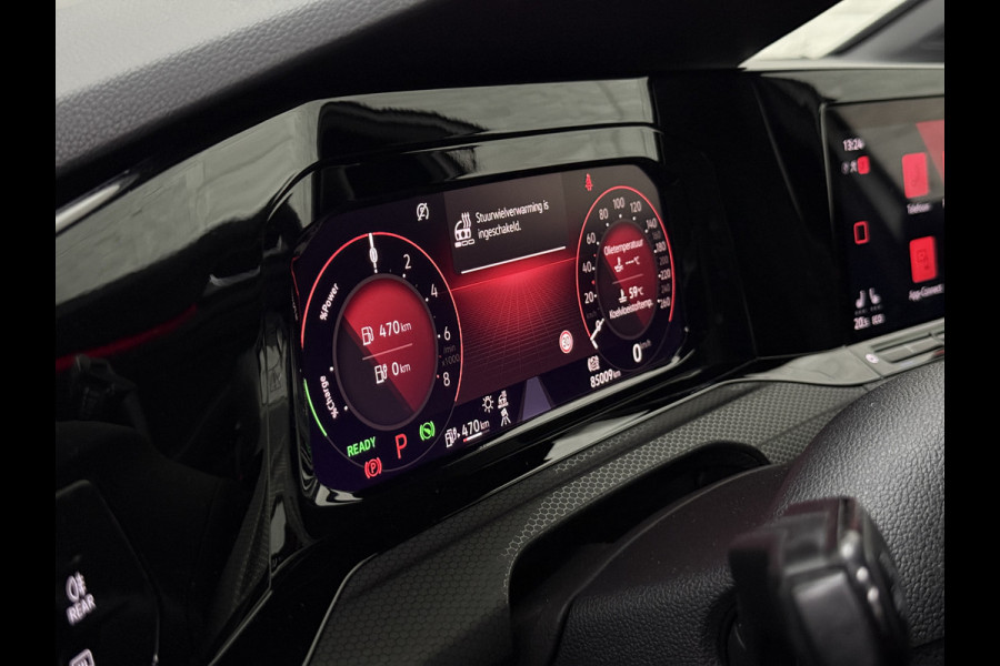 Volkswagen Golf 245 pk GTE Hybrid | IQ-Light | ACC | 19'' | GTI Diffuser | Trekhaak | Stuurwielverwarming | Achteruitrij-Camera | 3-Zone Clima | Carplay | Sfeerverlichting | Draadloos Laden |