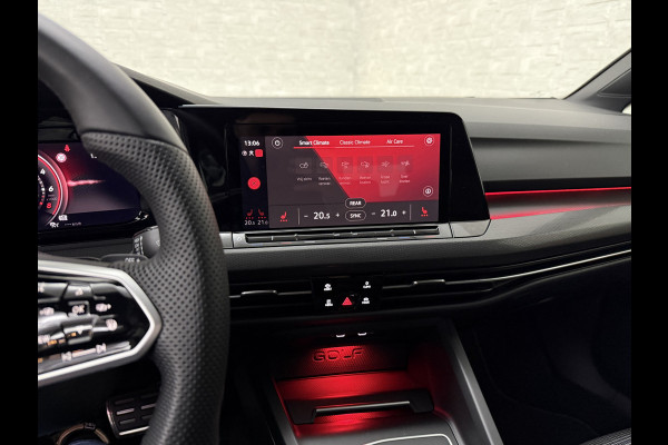 Volkswagen Golf 245 pk GTE Hybrid | IQ-Light | ACC | 19'' | GTI Diffuser | Trekhaak | Stuurwielverwarming | Achteruitrij-Camera | 3-Zone Clima | Carplay | Sfeerverlichting | Draadloos Laden |