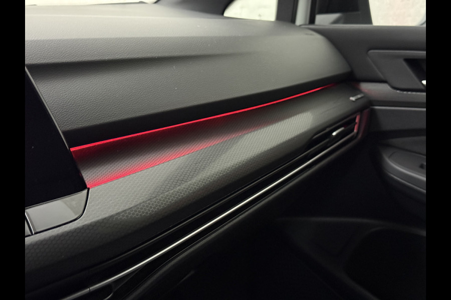 Volkswagen Golf 245 pk GTE Hybrid | IQ-Light | ACC | 19'' | GTI Diffuser | Trekhaak | Stuurwielverwarming | Achteruitrij-Camera | 3-Zone Clima | Carplay | Sfeerverlichting | Draadloos Laden |