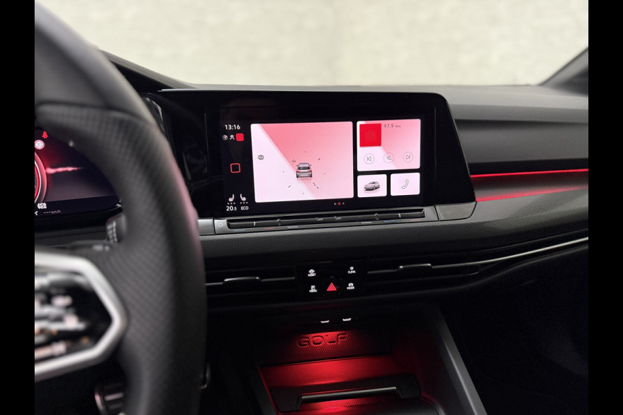 Volkswagen Golf 245 pk GTE Hybrid | IQ-Light | ACC | 19'' | GTI Diffuser | Trekhaak | Stuurwielverwarming | Achteruitrij-Camera | 3-Zone Clima | Carplay | Sfeerverlichting | Draadloos Laden |