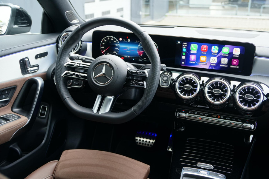 Mercedes-Benz CLA-Klasse Shooting Brake 180 AMG Line *FACELIFT * + 360° / HEAD-UP / BURMESTER / MEMORY